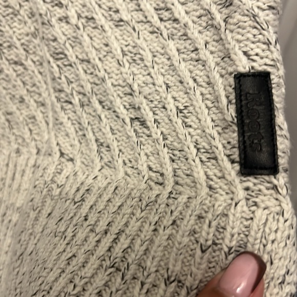 Roots Turtle Neck Sweater - Picture 2 of 5